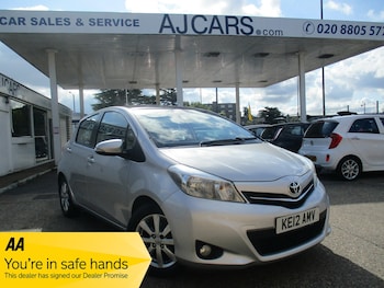 Used Toyota Yaris 2012 for sale - 79016797: Photo