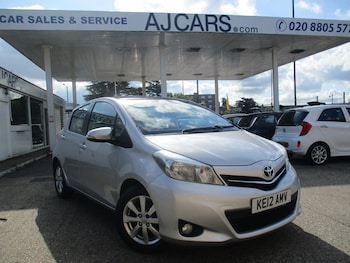 Used Toyota Yaris 2012 for sale - 79016797: Photo