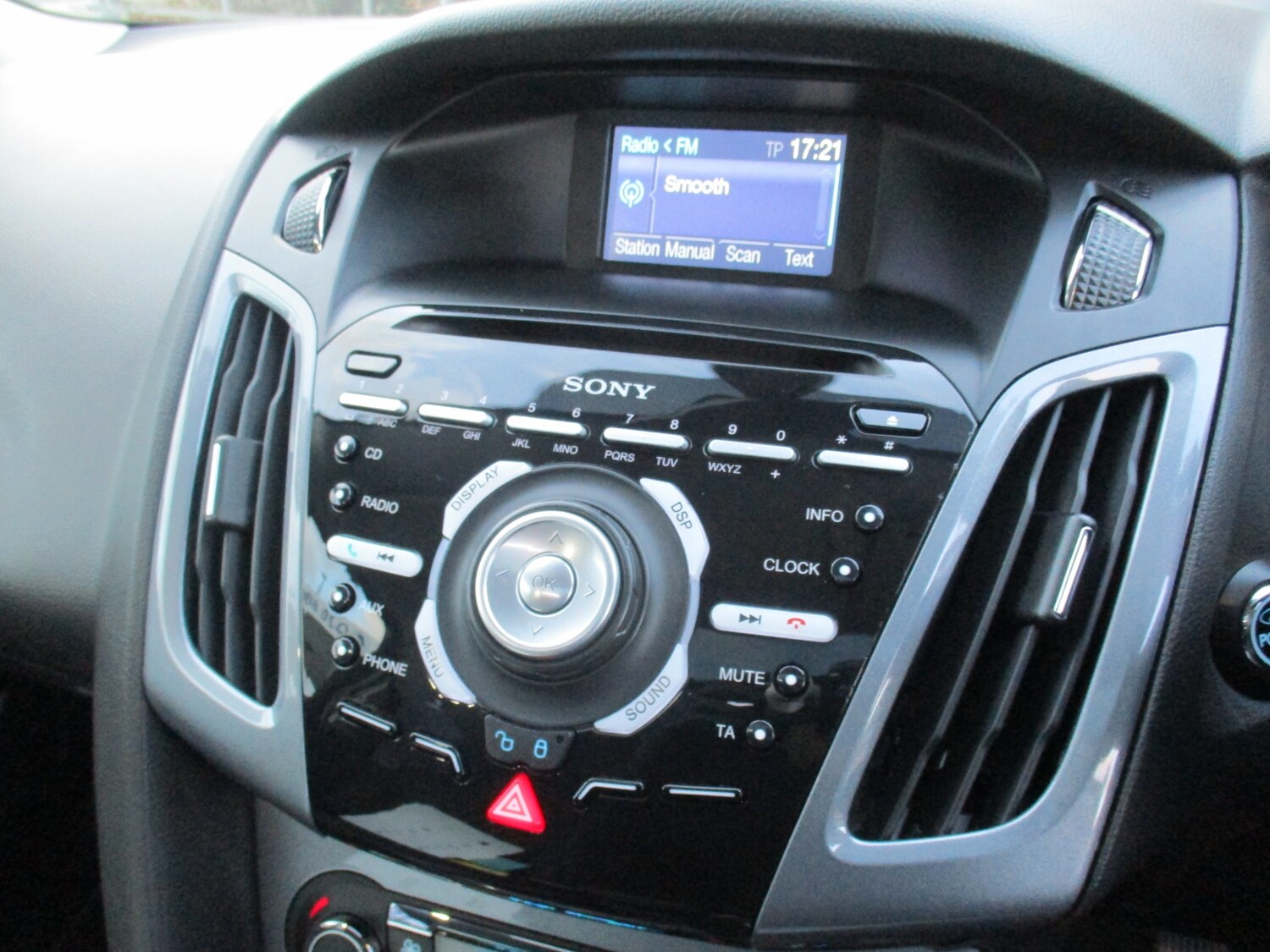 Used Ford Focus 2011 for sale - 76339815: Photo 18