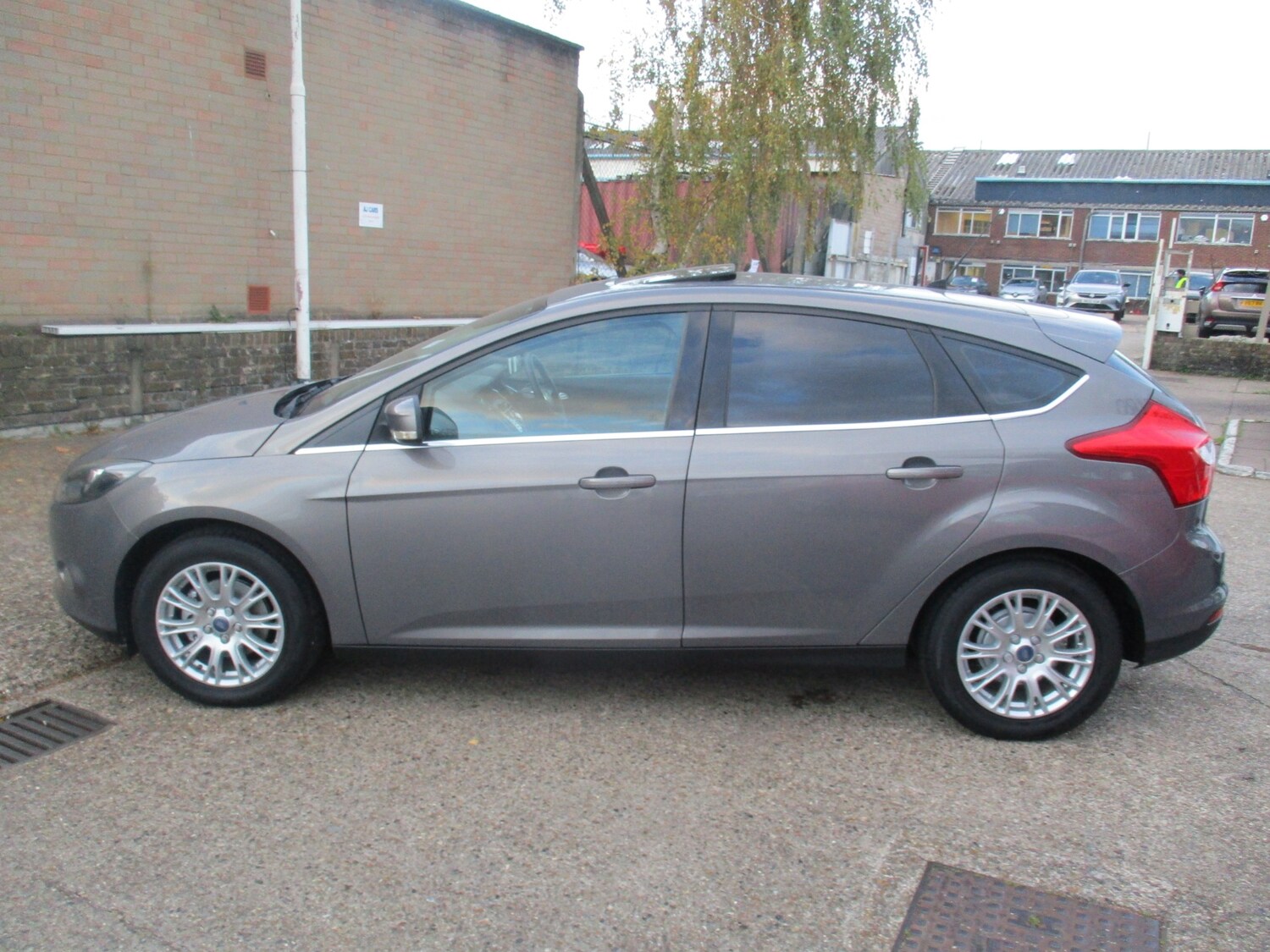 Used Ford Focus 2011 for sale - 76339815: Photo 6