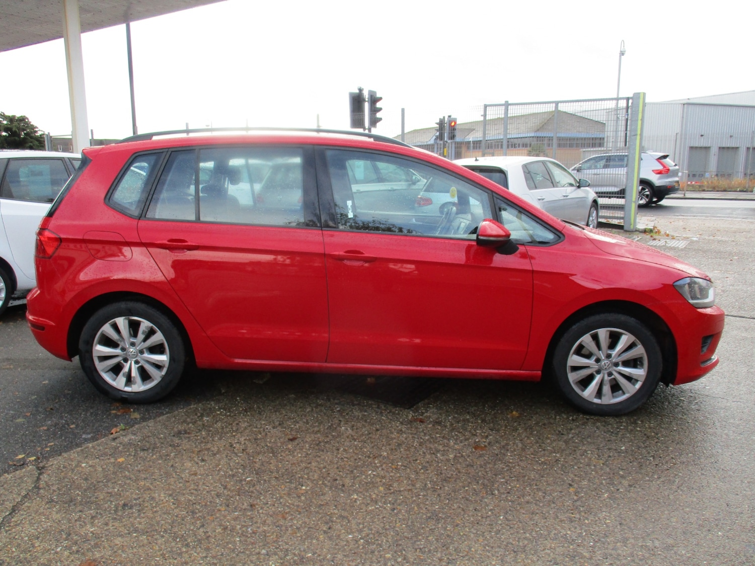 Used Volkswagen Golf SV 2016 for sale - 76319781: Photo 2