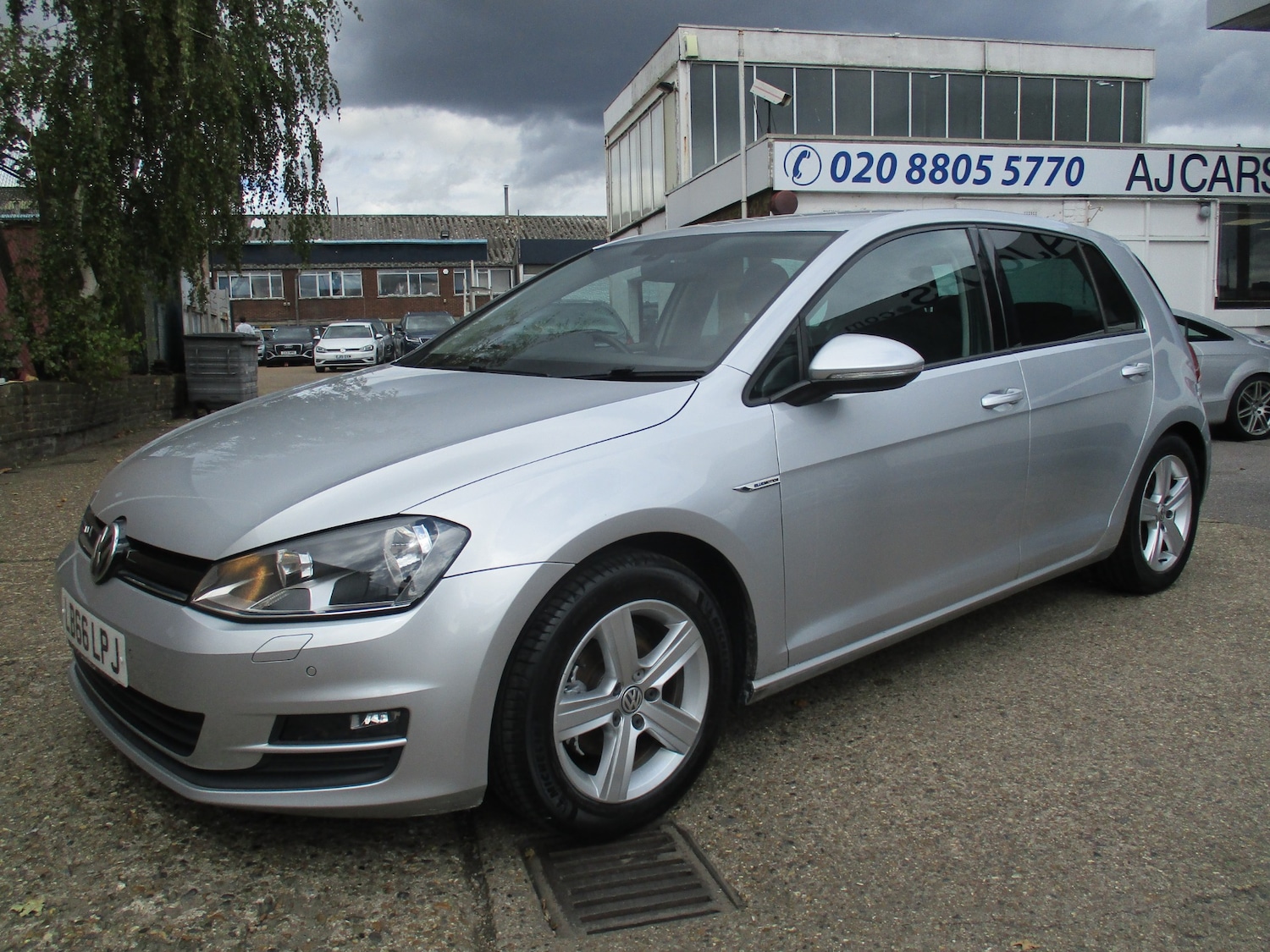 Used Volkswagen Golf 2017 for sale - 75918705: Photo 6