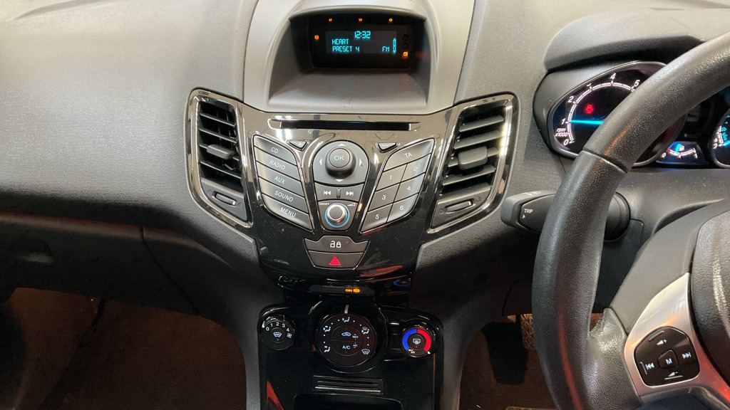 Used Ford Fiesta 2013 for sale - 77762265: Photo 17