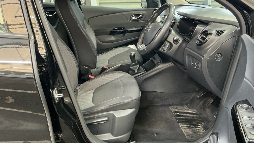 Used Renault Captur 2016 for sale - 76878010: Photo 9