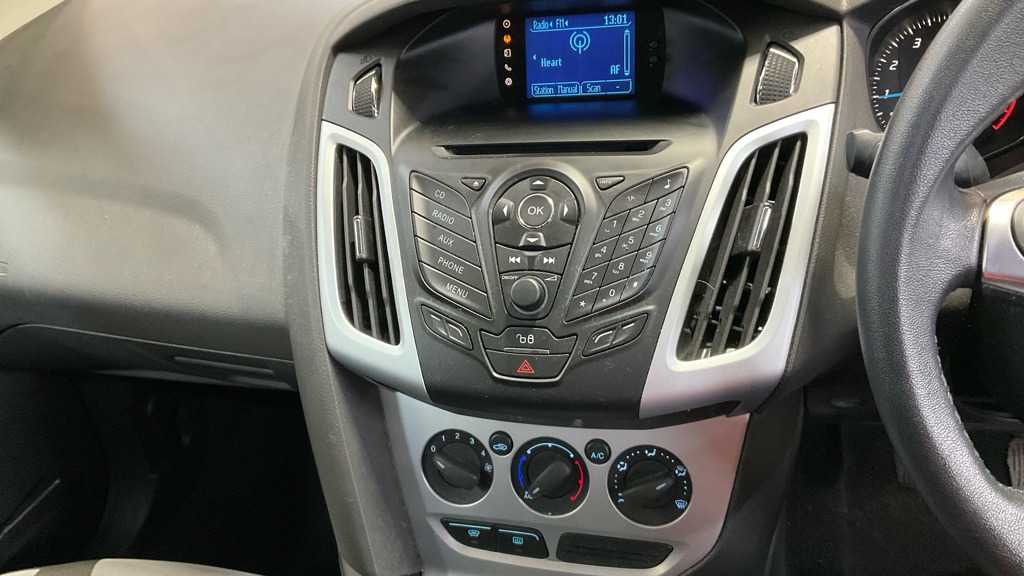 Used Ford Focus 2011 for sale - 77813219: Photo 11