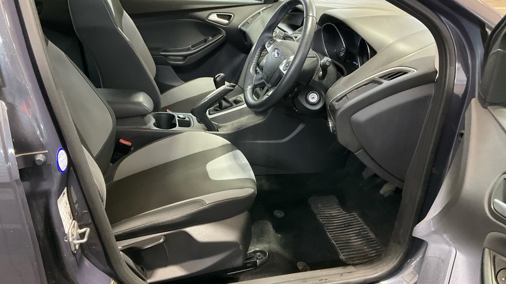 Used Ford Focus 2011 for sale - 77813219: Photo 9