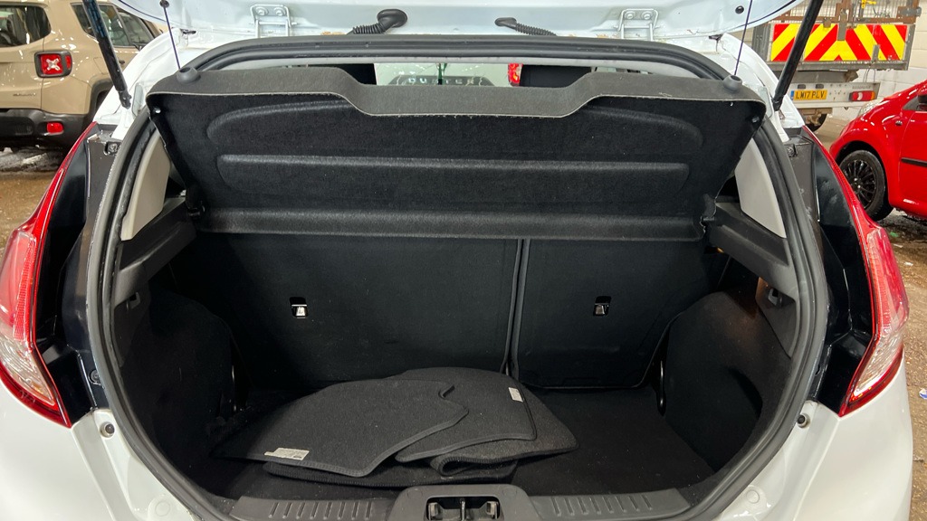 Used Ford Fiesta 2014 for sale - 77123637: Photo 6