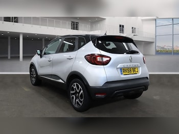 Used Renault Captur 2018 for sale - 76450425: Photo