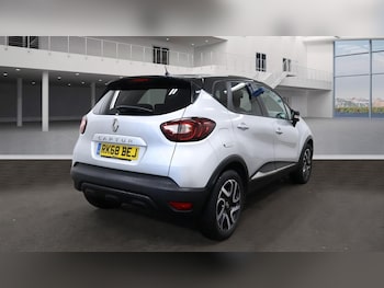 Used Renault Captur 2018 for sale - 76450425: Photo