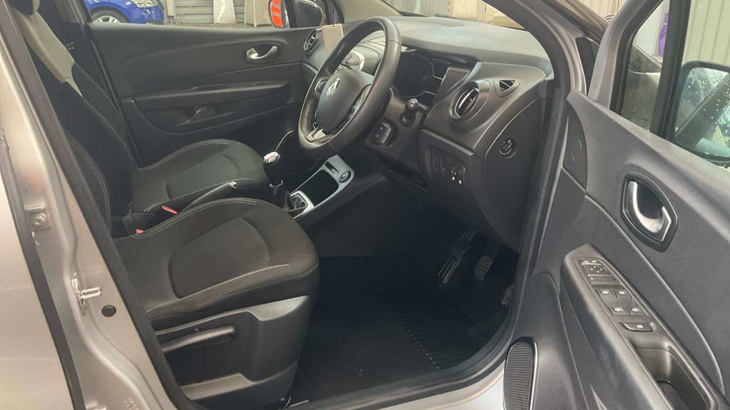 Used Renault Captur 2018 for sale - 76450425: Photo 9