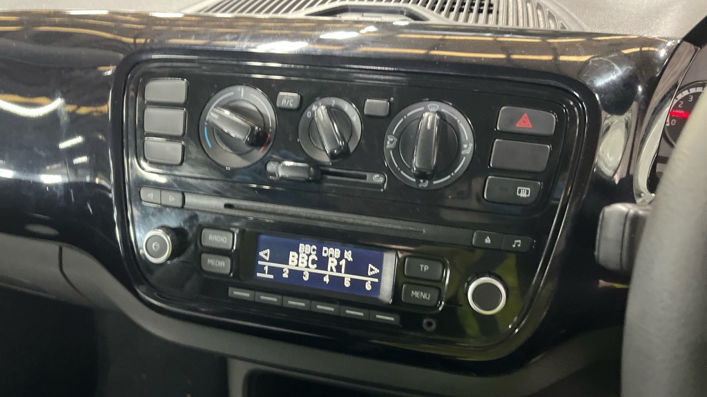 Used Volkswagen up! 2015 for sale - 77899307: Photo 11