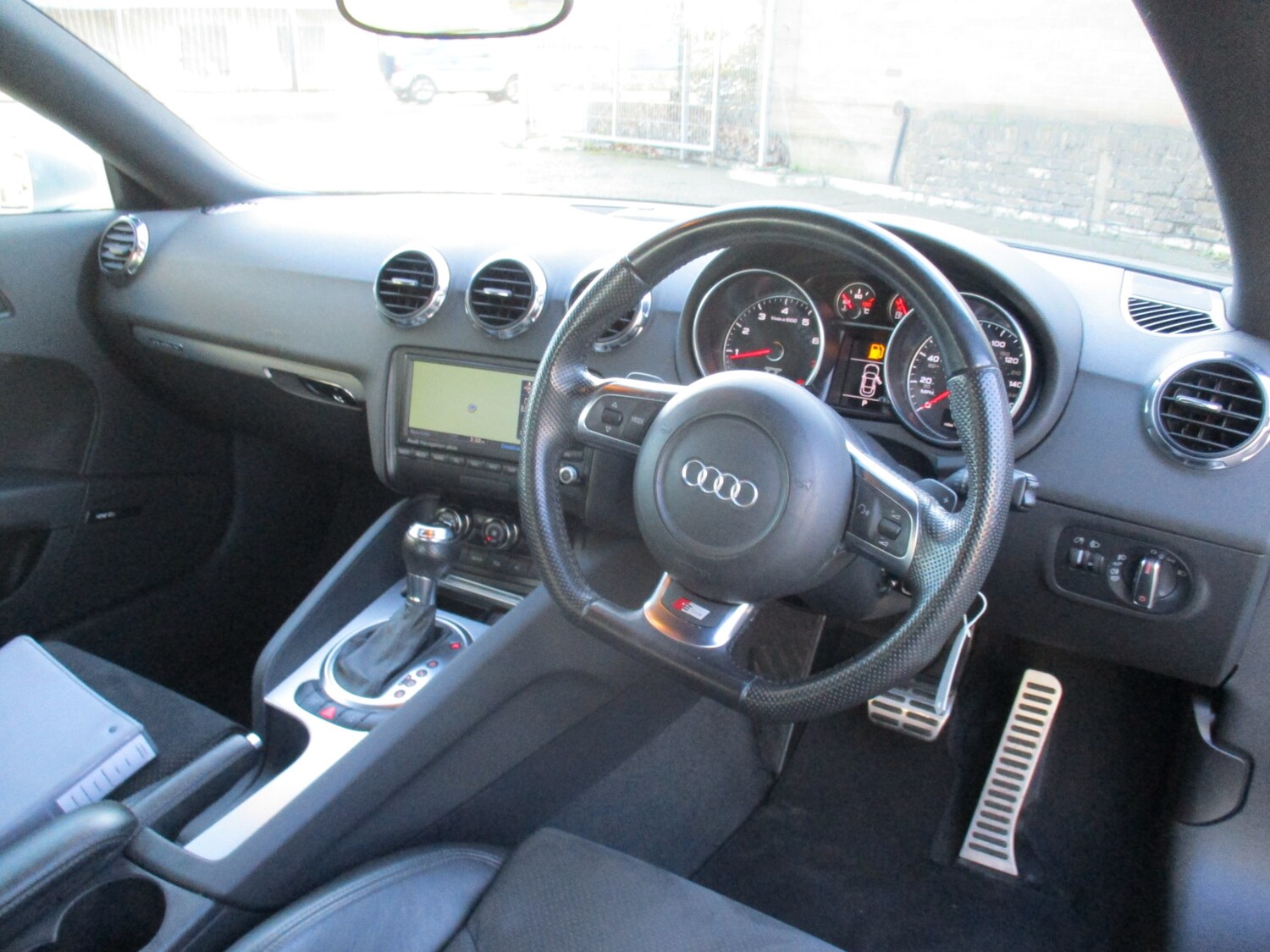 Used Audi TT 2011 for sale - 77434735: Photo 15