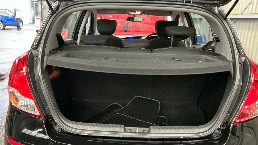 Used Hyundai i20 2013 for sale - 77429340: Photo 7