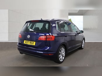 Used Volkswagen Golf SV 2017 for sale - 79489315: Photo