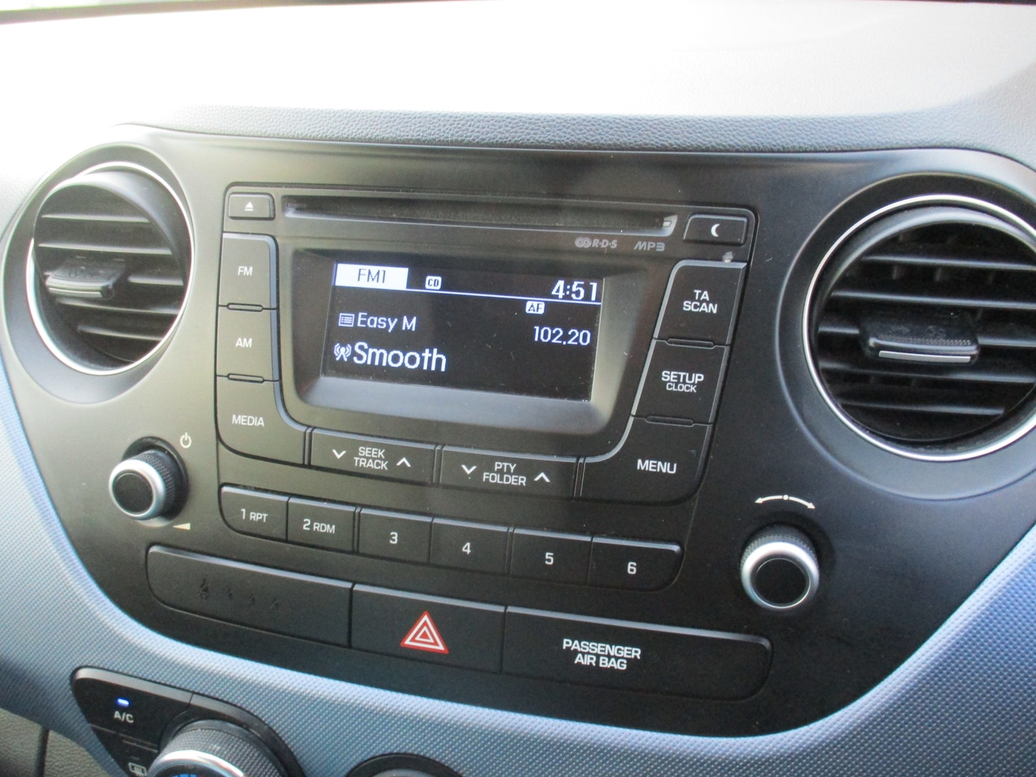 Used Hyundai i10 2014 for sale - 77194804: Photo 15