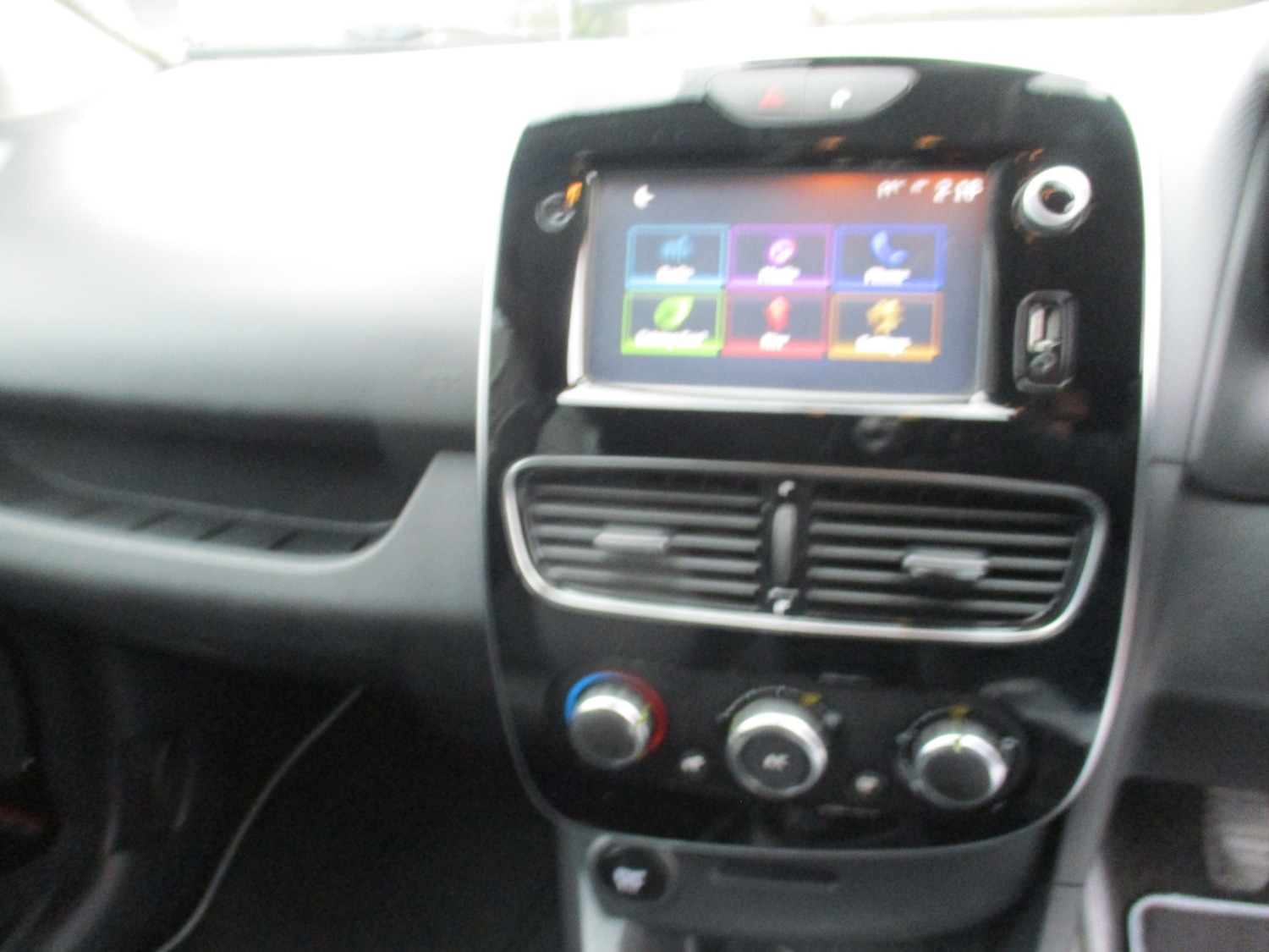 Used Renault Clio 2017 for sale - 76403098: Photo 18