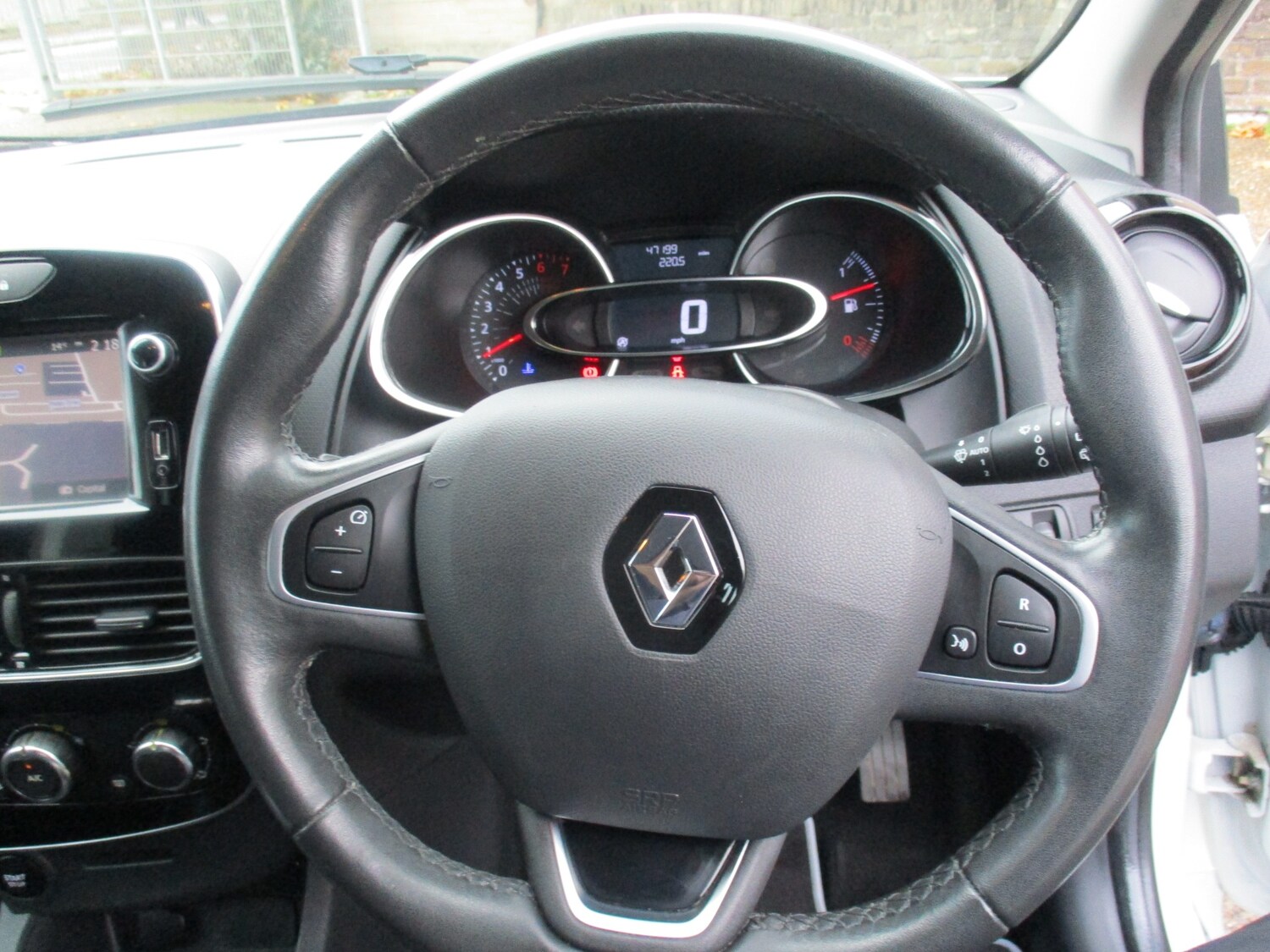Used Renault Clio 2017 for sale - 76403098: Photo 22