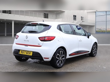 Used Renault Clio 2017 for sale - 76403098: Photo
