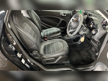 Used smart fortwo 2017 for sale - 76576645: Photo