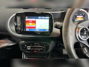 Used smart fortwo 2017 for sale - 76576645: Photo