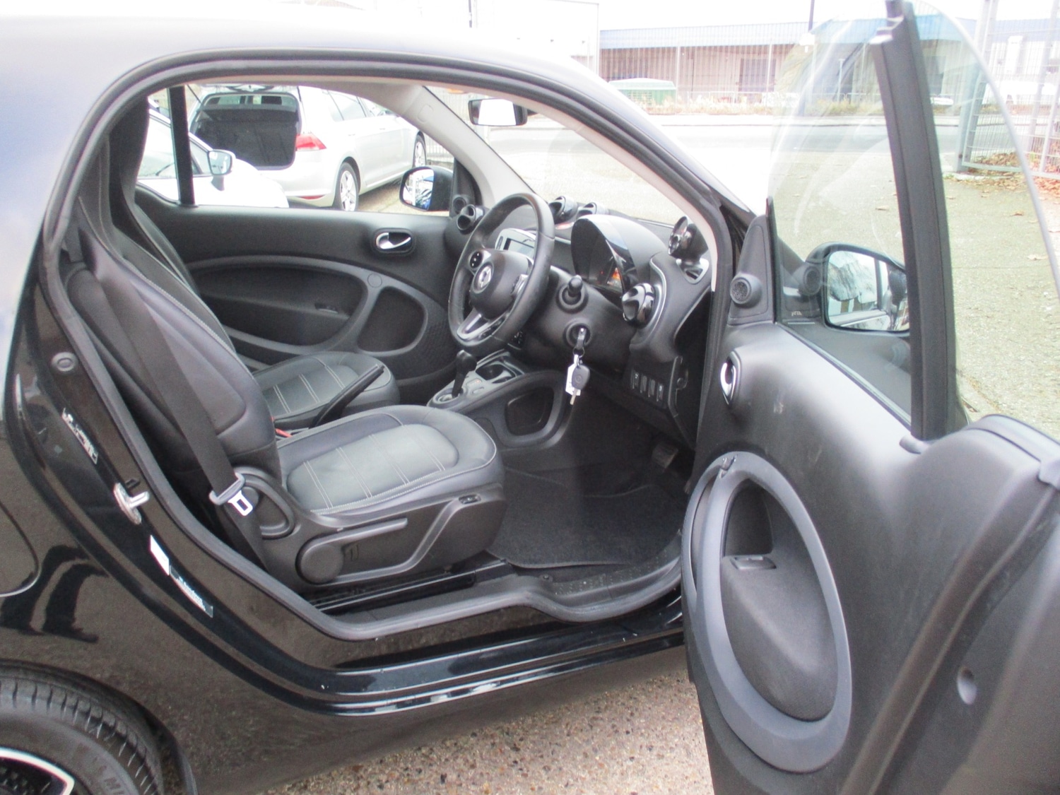 Used smart fortwo 2017 for sale - 76576645: Photo 8