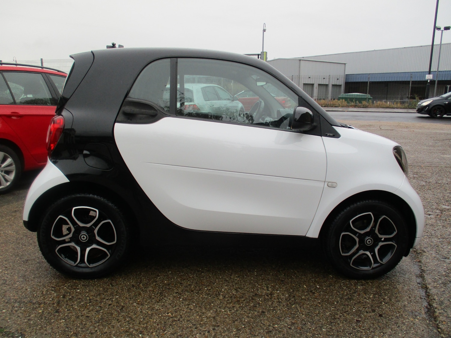 Used smart fortwo 2017 for sale - 76382691: Photo 2