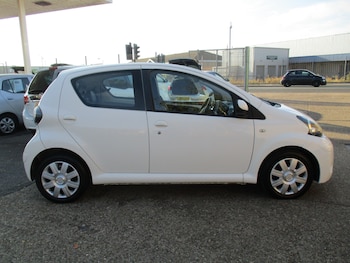 Used Toyota AYGO 2012 for sale - 76026182: Photo