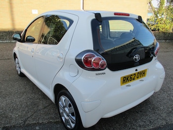 Used Toyota AYGO 2012 for sale - 76026182: Photo