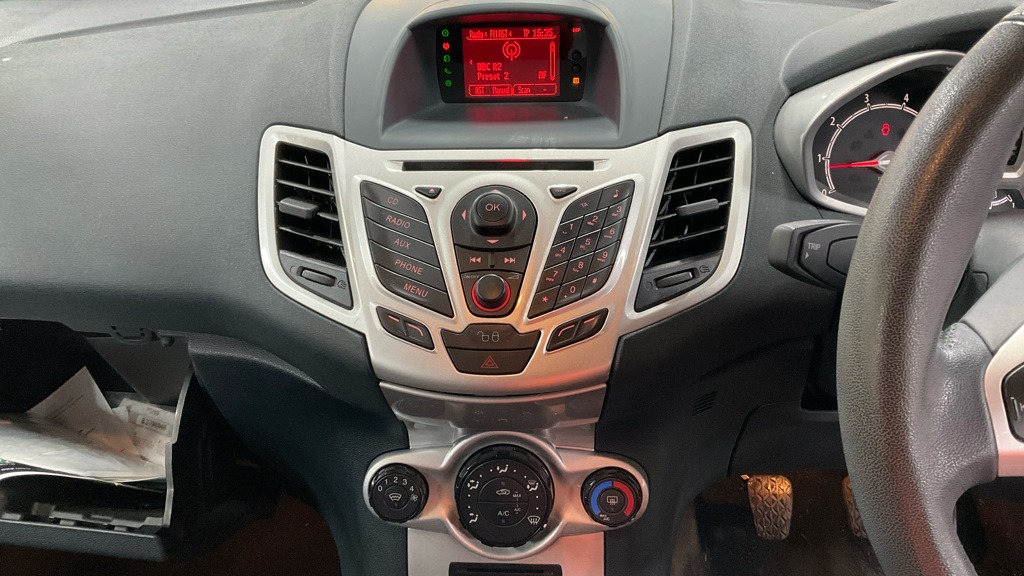 Used Ford Fiesta 2011 for sale - 76736602: Photo 13