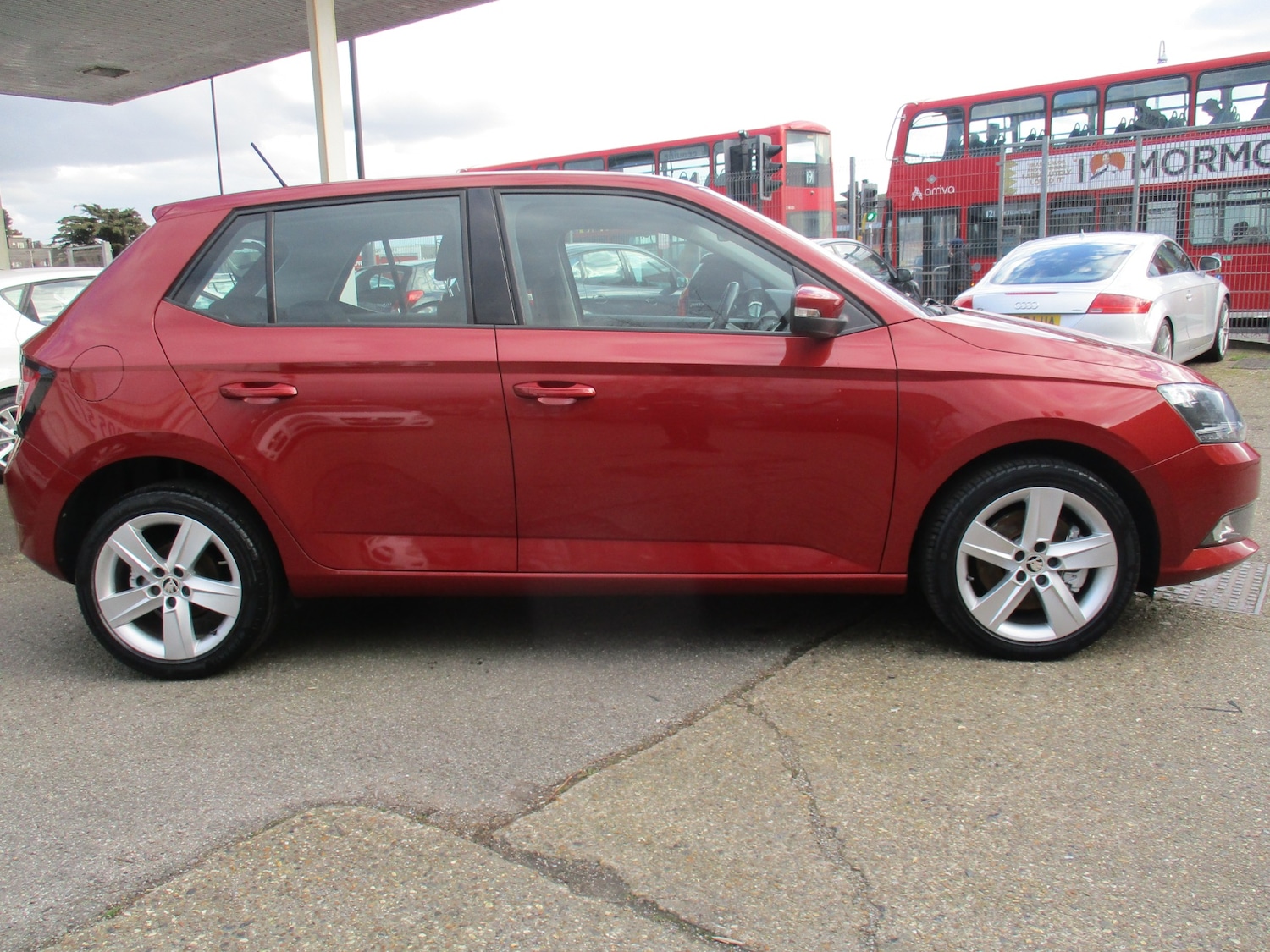 Used Skoda Fabia 2015 for sale - 77603649: Photo 2