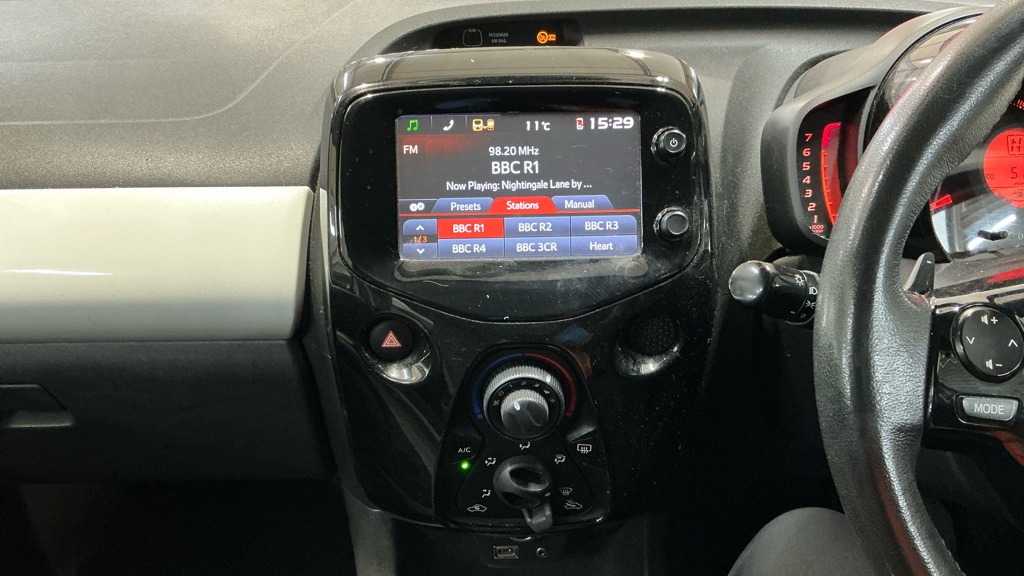 Used Toyota AYGO 2015 for sale - 77945262: Photo 11