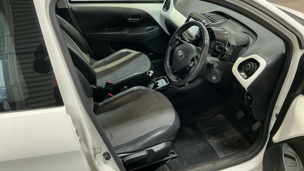 Used Toyota AYGO 2015 for sale - 77945262: Photo 9