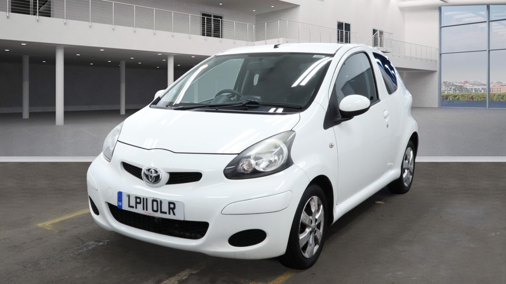 Used Toyota AYGO 2011 for sale - 76718721: Photo 2
