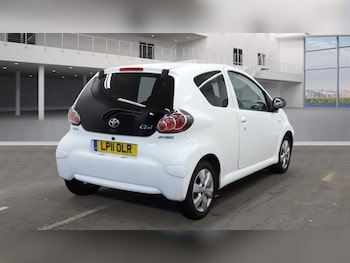Used Toyota AYGO 2011 for sale - 76718721: Photo