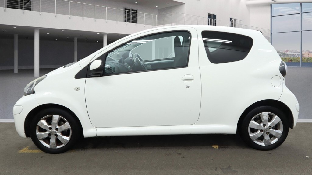 Used Toyota AYGO 2011 for sale - 76718721: Photo 6