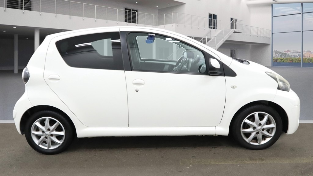 Used Toyota AYGO 2013 for sale - 76450417: Photo 5