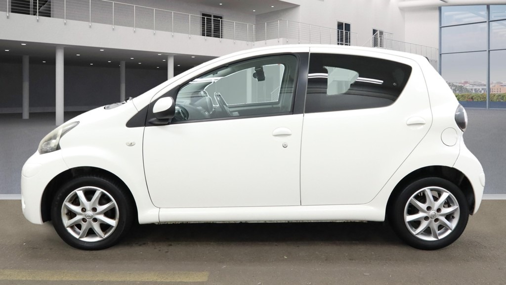Used Toyota AYGO 2013 for sale - 76450417: Photo 6