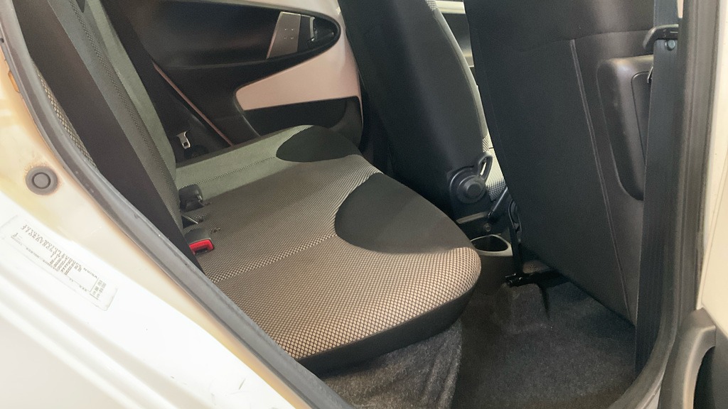 Used Toyota AYGO 2013 for sale - 76450417: Photo 8