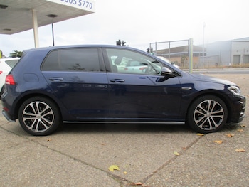 Used Volkswagen Golf 2018 for sale - 76452255: Photo