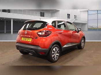 Used Renault Captur 2018 for sale - 77502247: Photo