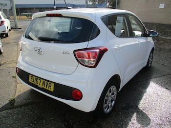 Used Hyundai i10 2017 for sale - 75661399: Photo
