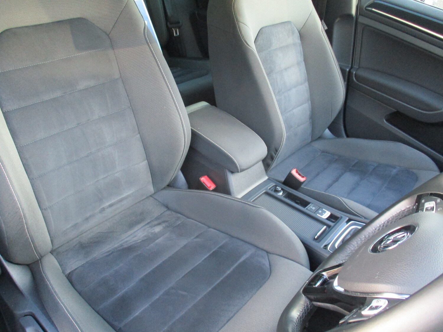 Used Volkswagen Golf 2014 for sale - 76076066: Photo 10