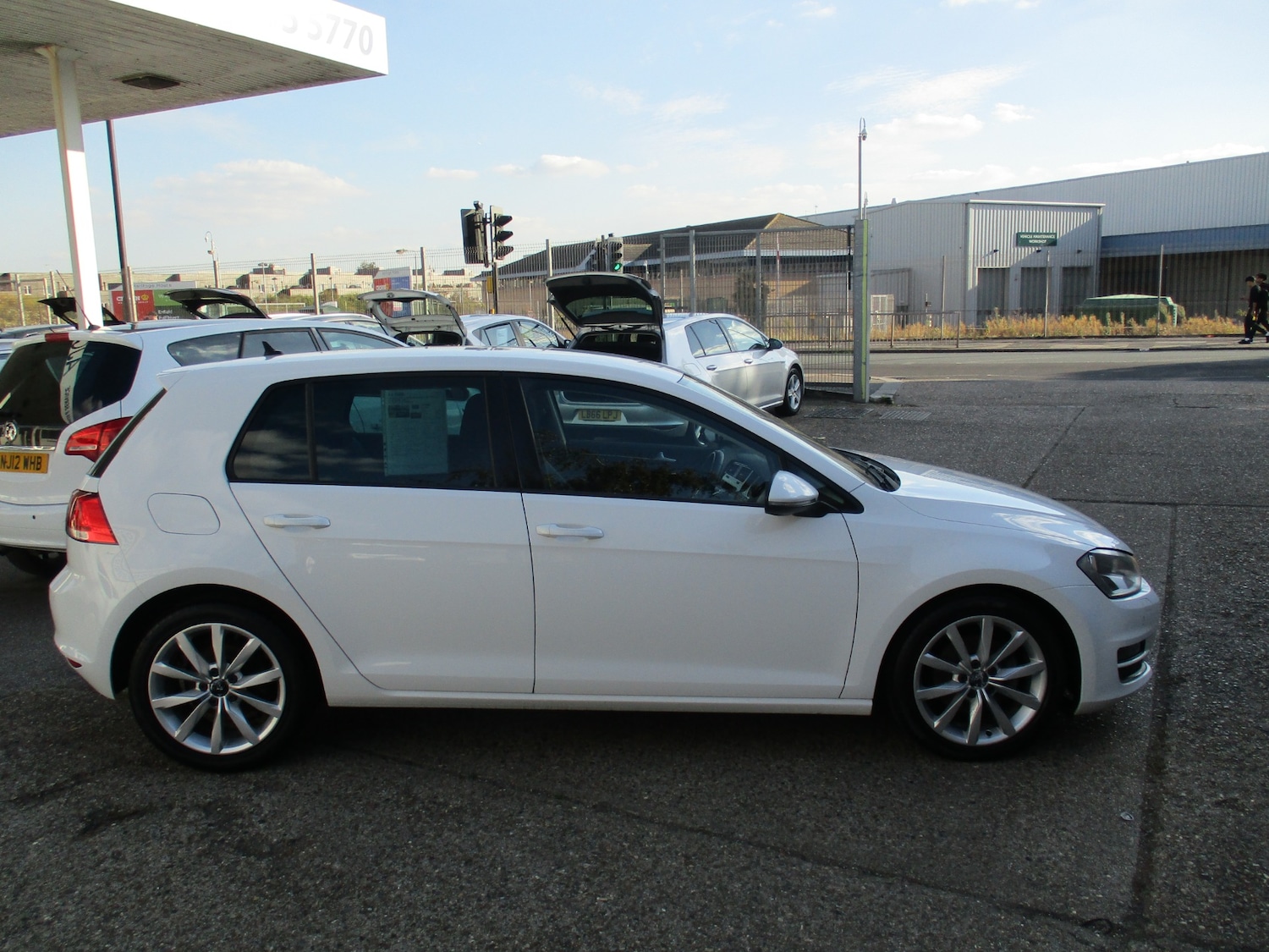 Used Volkswagen Golf 2014 for sale - 76076066: Photo 2