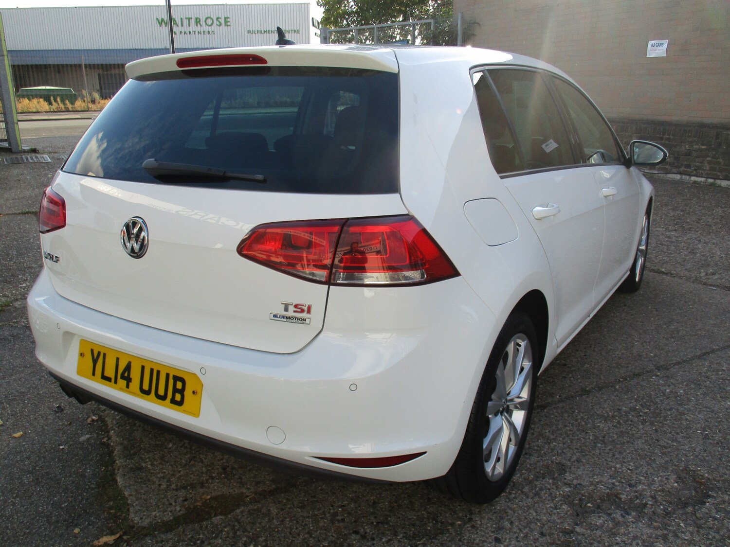 Used Volkswagen Golf 2014 for sale - 76076066: Photo 3
