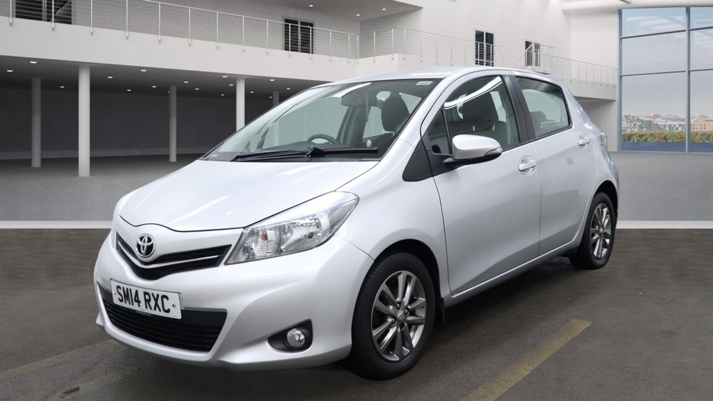 Used Toyota Yaris 2014 for sale - 77336810: Photo 2
