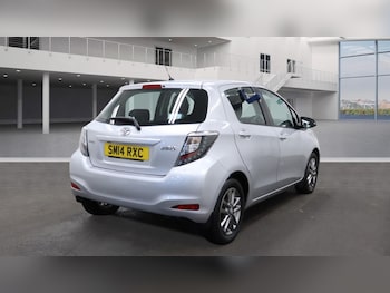 Used Toyota Yaris 2014 for sale - 77336810: Photo