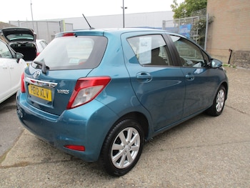 Used Toyota Yaris 2012 for sale - 76113041: Photo