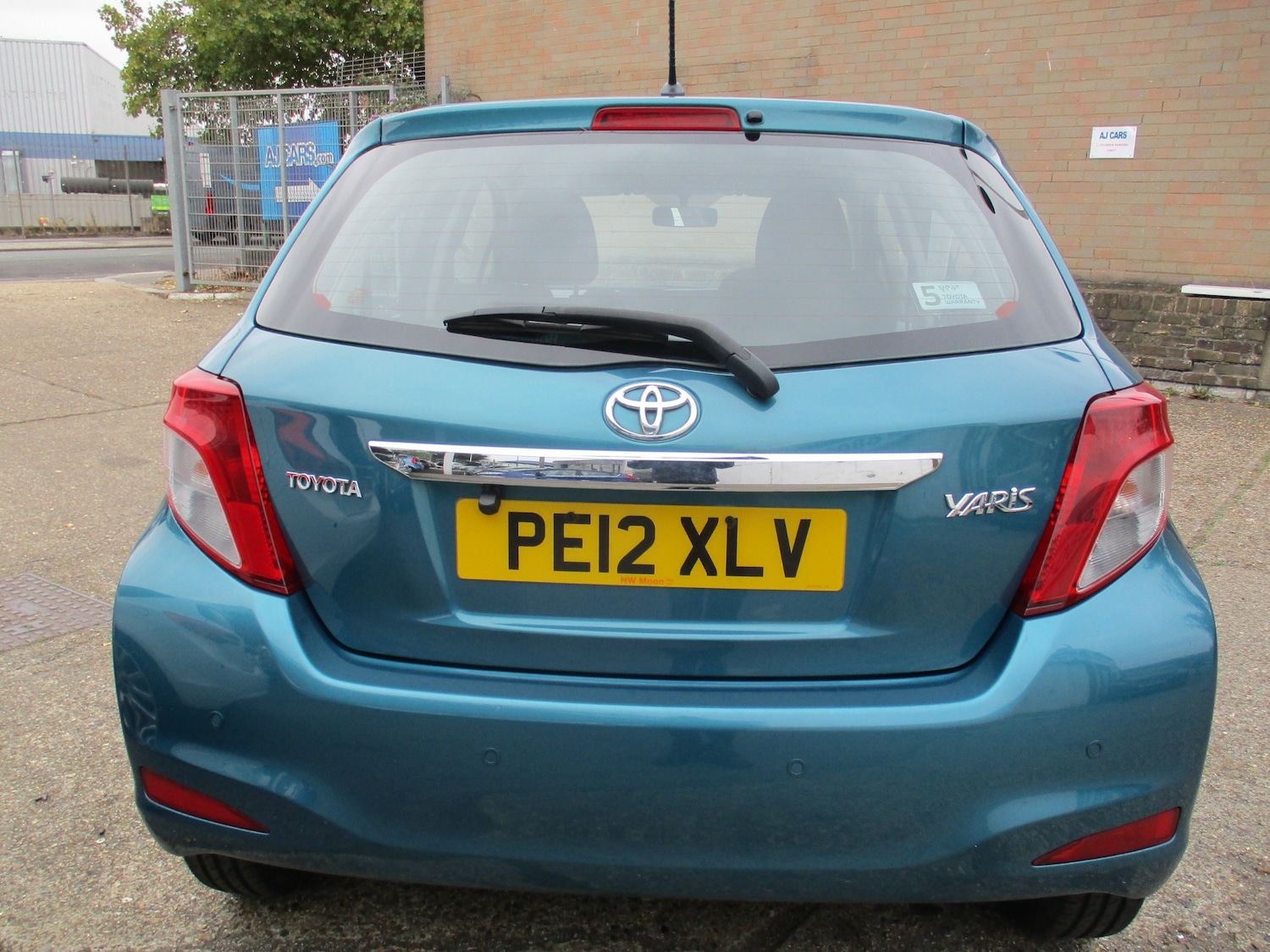 Used Toyota Yaris 2012 for sale - 76113041: Photo 4