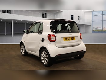 Used smart fortwo 2018 for sale - 77661843: Photo