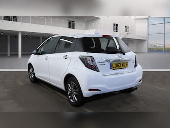 Used Toyota Yaris 2014 for sale - 77085284: Photo